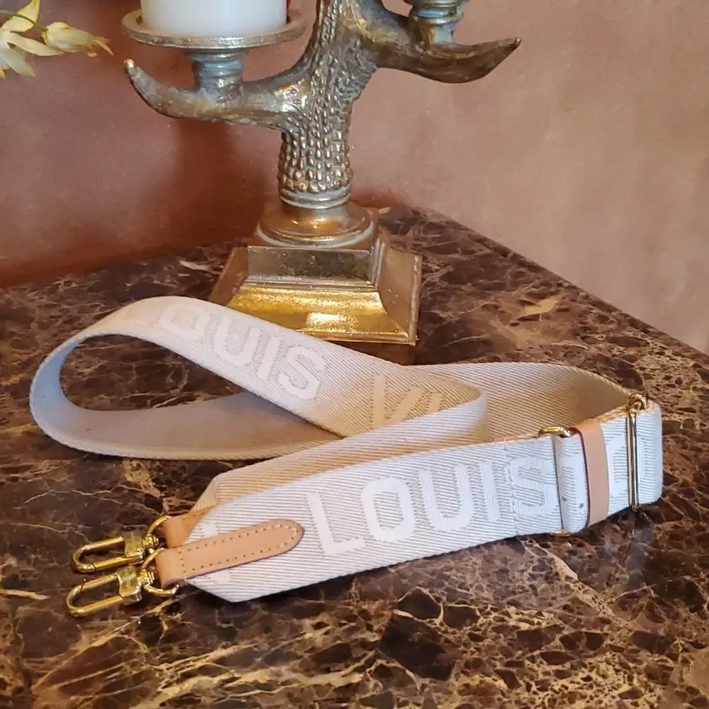 Authentic LOUIS VUITTON COUSSIN PM-Cream!